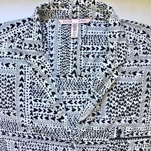 Heart-print Victoria’s Secret sleep 😴 shirt!❤️